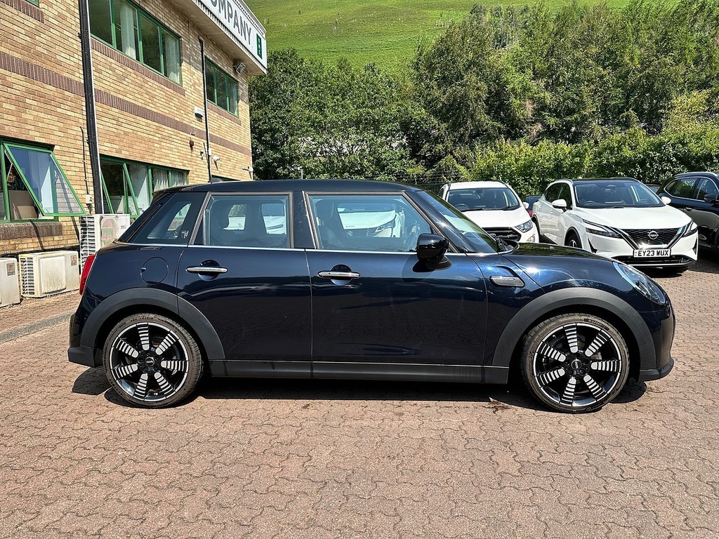 Mini Hatch Cooper Exclusive Black #2