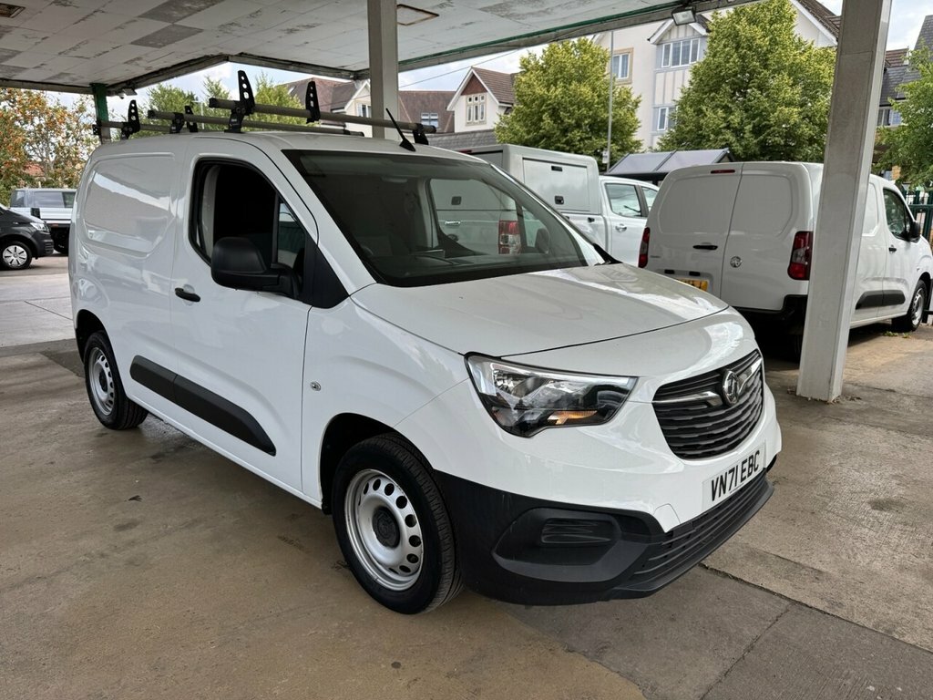 Vauxhall Combo 1.5L Dynamic White
