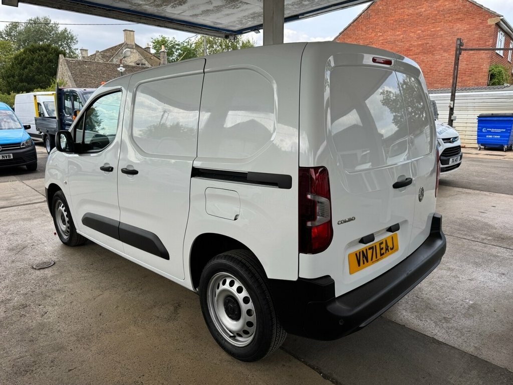 Vauxhall Combo 1.5L Dynamic VN71EAJ White #5