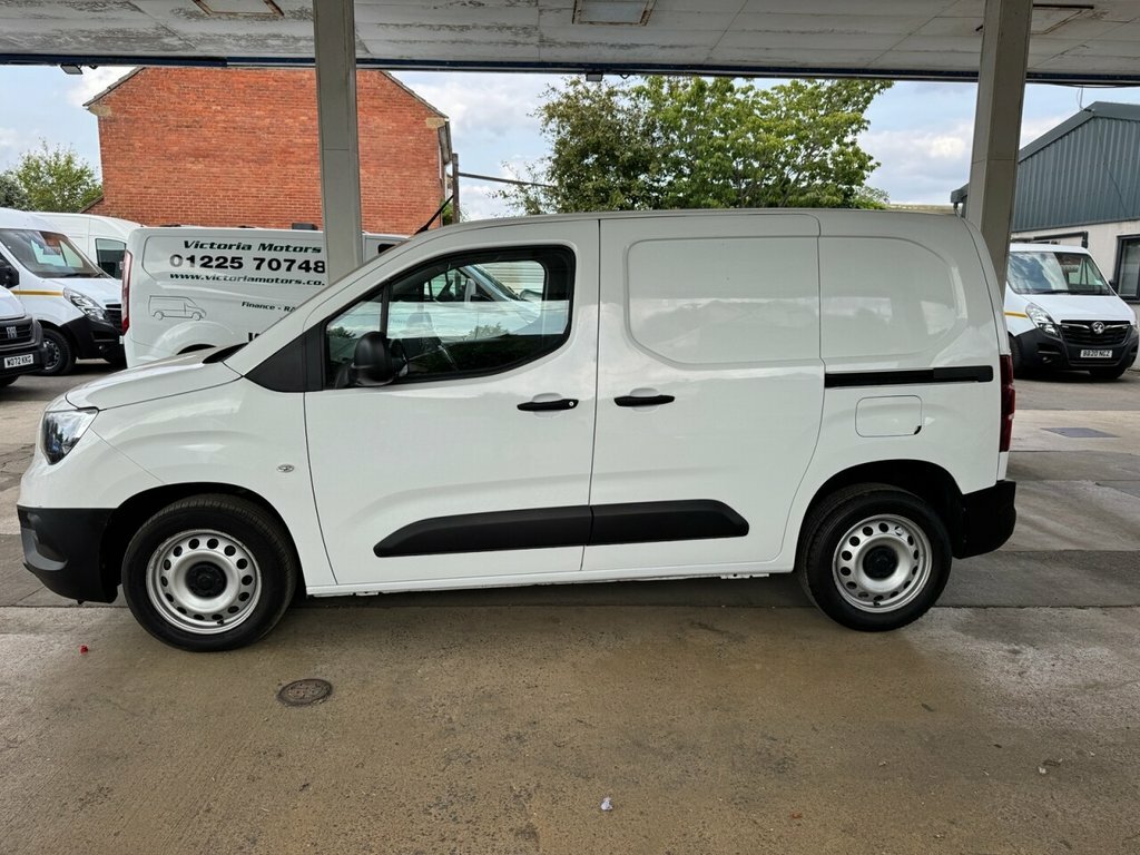 Vauxhall Combo 1.5L Dynamic VN71EAJ White #4