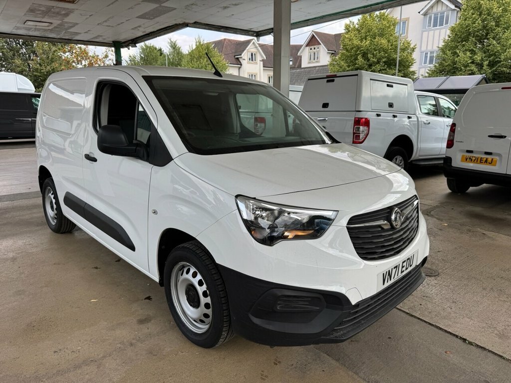 Vauxhall Combo 1.5L Dynamic VN71EDU White #2