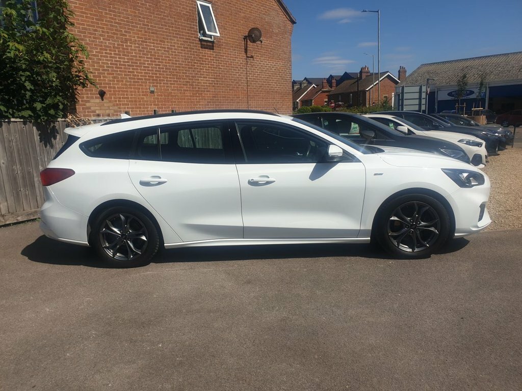 Ford Focus 1.5L St-line YT70VUM White #4