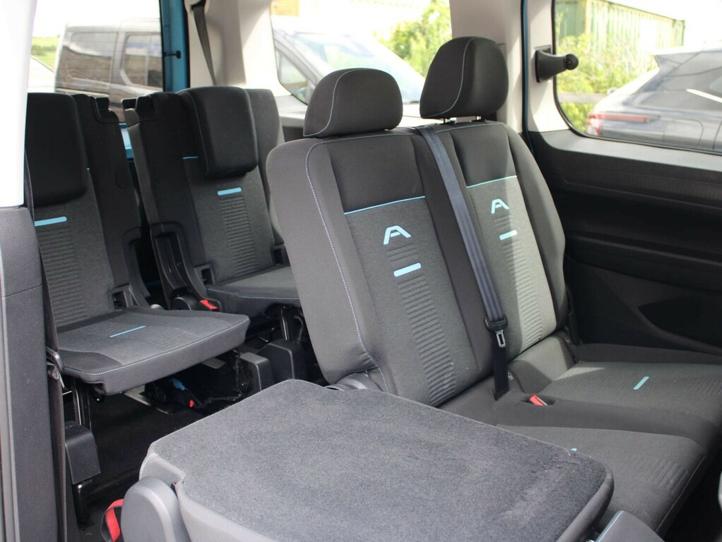 Ford Tourneo Connect Connect 2.0 Titanium 5 Seat Sold Blue #11