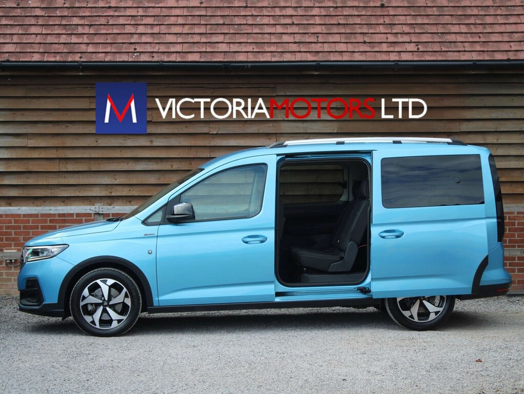 Ford Tourneo Connect 2.0 Ecoblue Active 7 Seat Mpv Blue #3