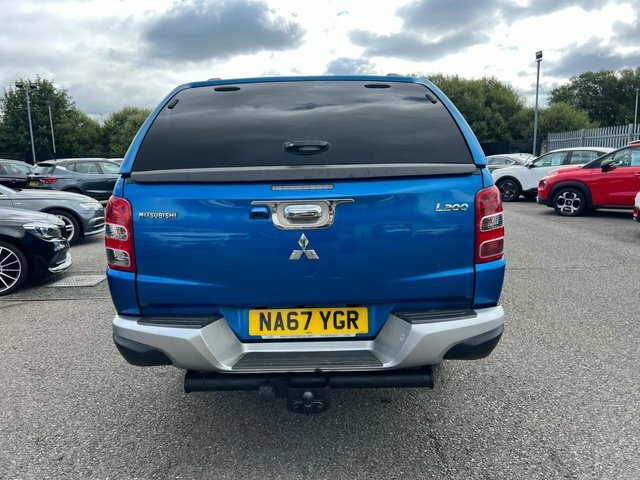 Mitsubishi L200 Double Cab Di-d 178 Titan 4Wd White #7
