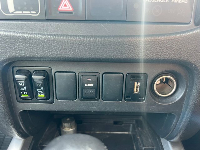 Mitsubishi L200 Double Cab Di-d 178 Titan 4Wd White #25