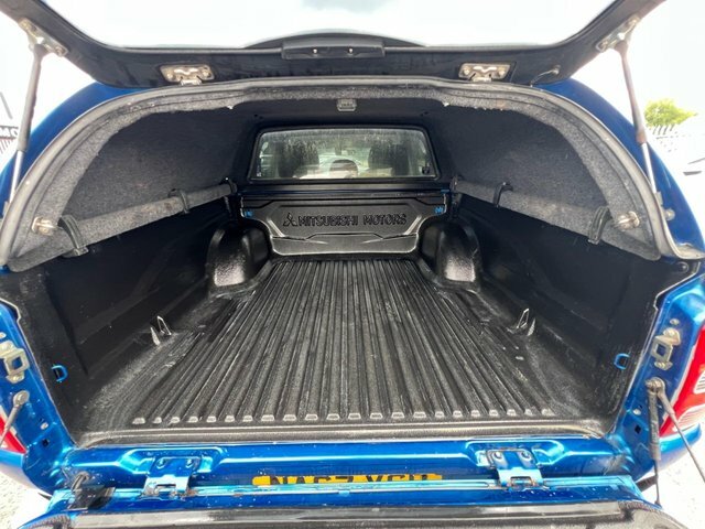 Mitsubishi L200 Double Cab Di-d 178 Titan 4Wd White #29
