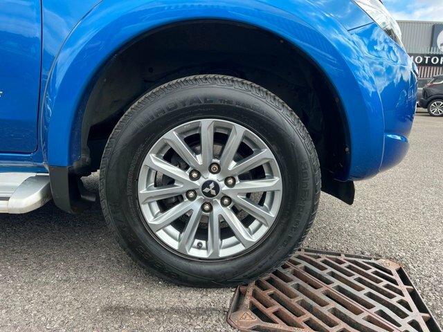 Mitsubishi L200 Double Cab Di-d 178 Titan 4Wd White #32