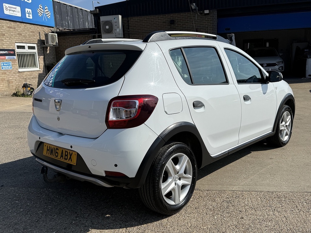 Dacia Sandero Stepway 1.5Dci Laureate Euro 6 U12266 Ulez White #2