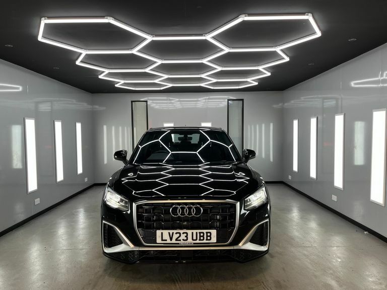 Audi Q2 Tfsi S Line LV23UBB Black #4