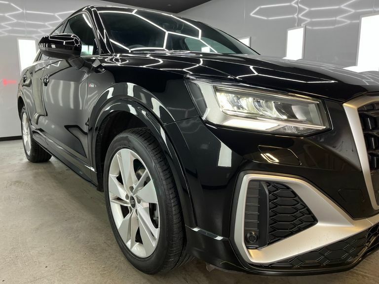 Audi Q2 Tfsi S Line LV23UBB Black #3