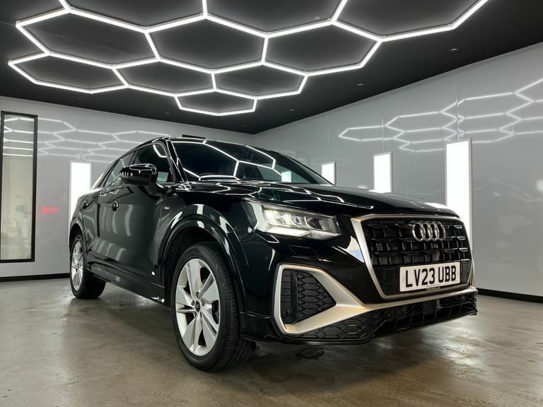 Audi Q2 Tfsi S Line LV23UBB Black #2