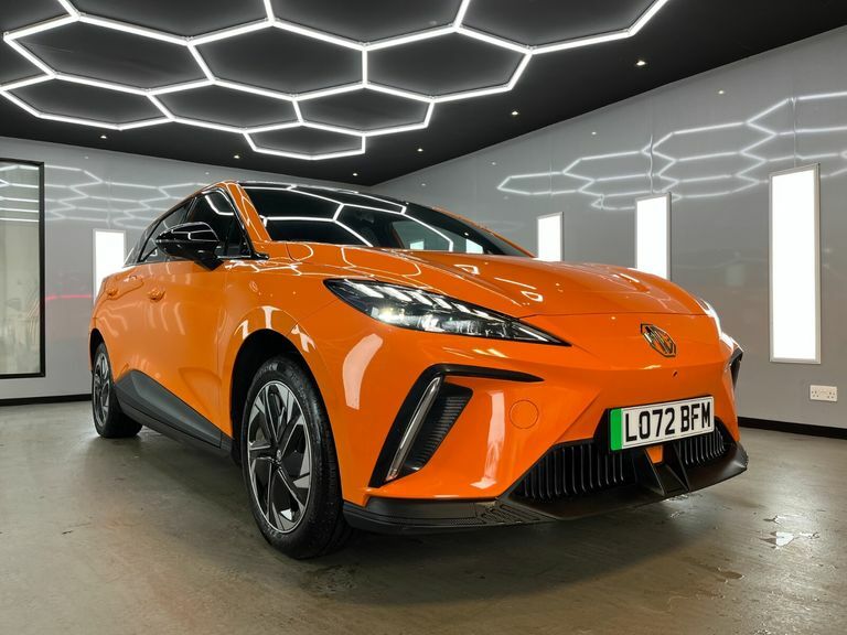 MG MG4 Trophy Orange #2