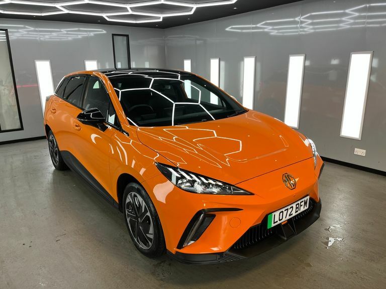 MG MG4 Trophy Orange