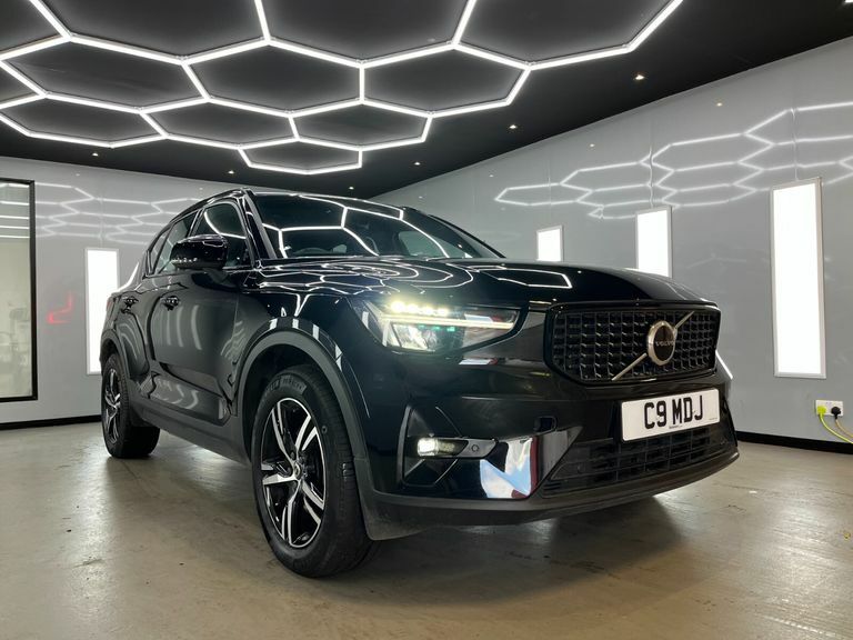 Volvo XC40 B4 Plus Awd Mhev Black #2