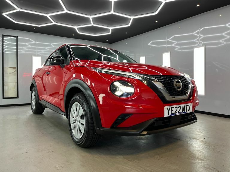 Nissan Juke Dig-t Visia Red #3
