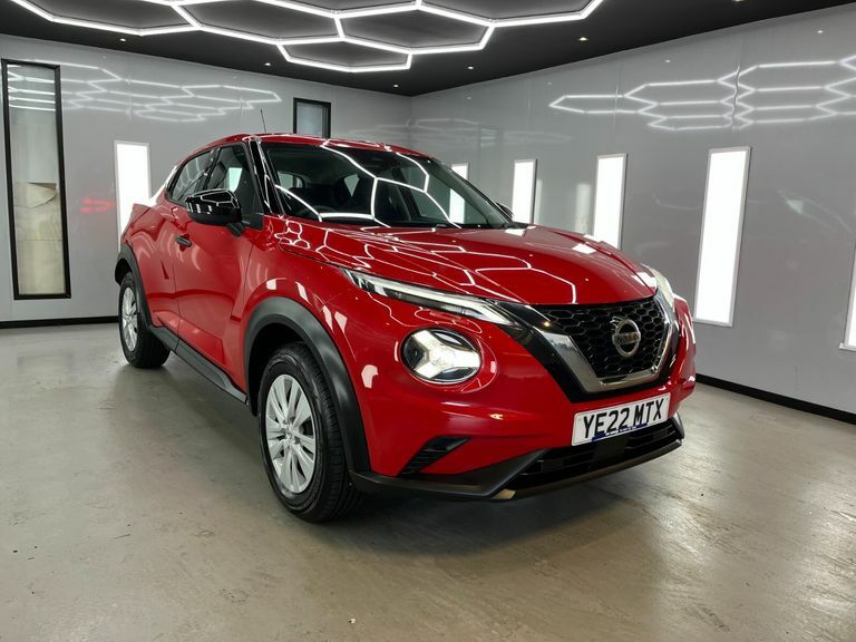 Nissan Juke Dig-t Visia Red #2