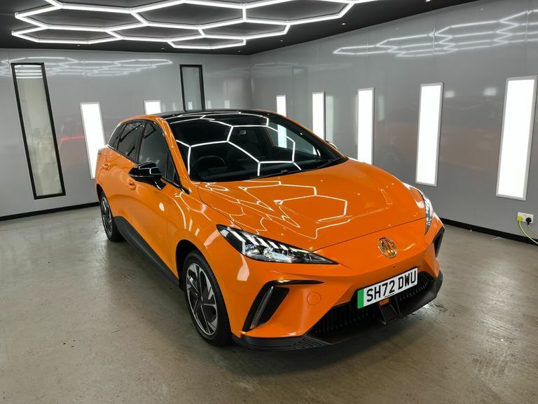 MG MG4 Trophy Orange