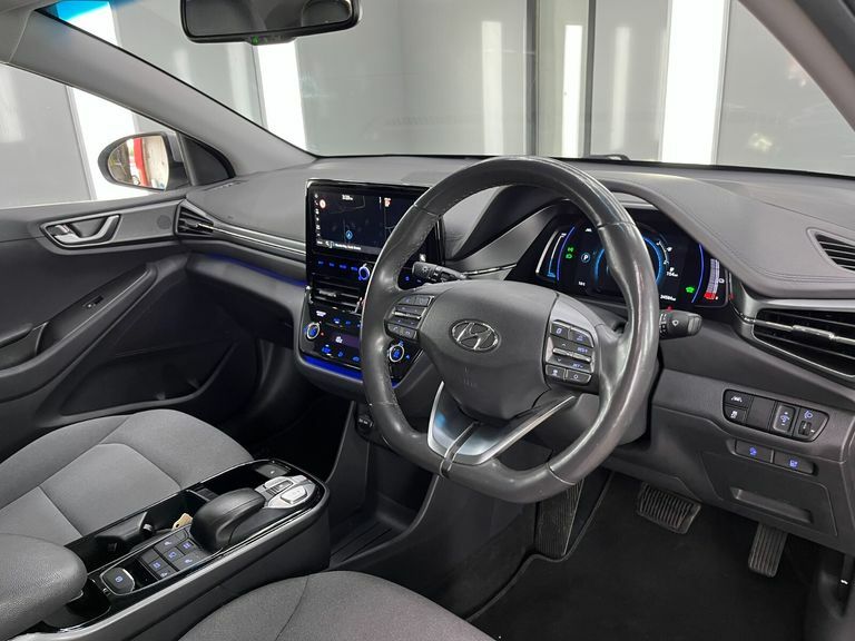 Hyundai Ioniq Premium Grey #32