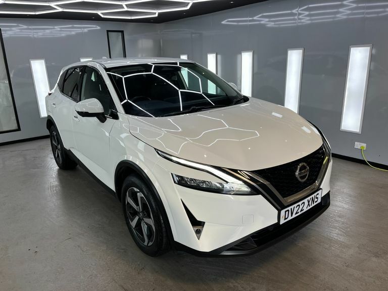 Nissan Qashqai Dig-t N-connecta Mhev White