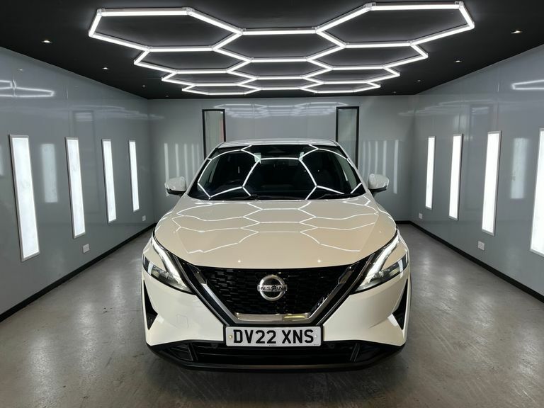 Nissan Qashqai Dig-t N-connecta Mhev DV22XNS White #4