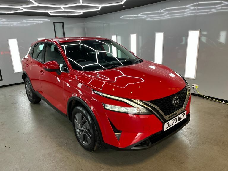 Nissan Qashqai Dig-t Acenta Premium Mhev Red