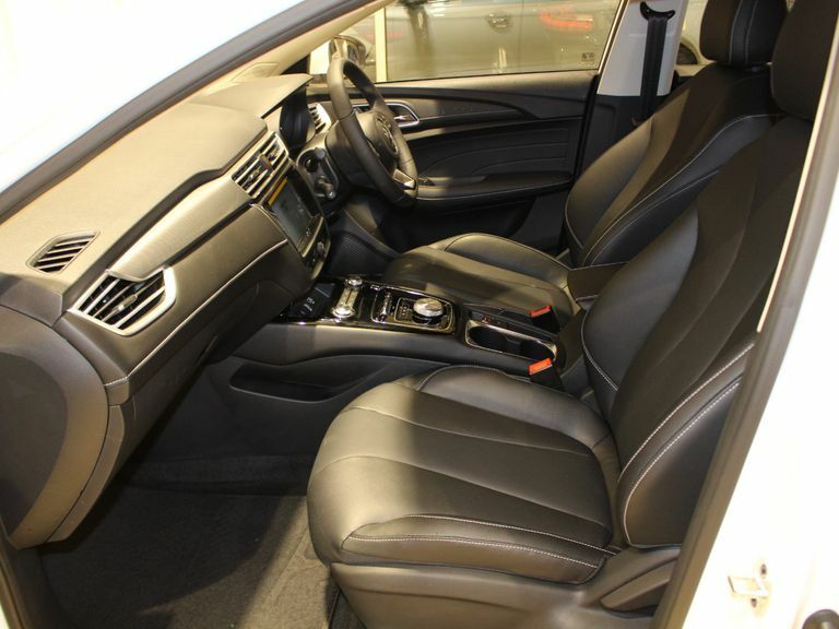 MG MG5 Exclusive White #3