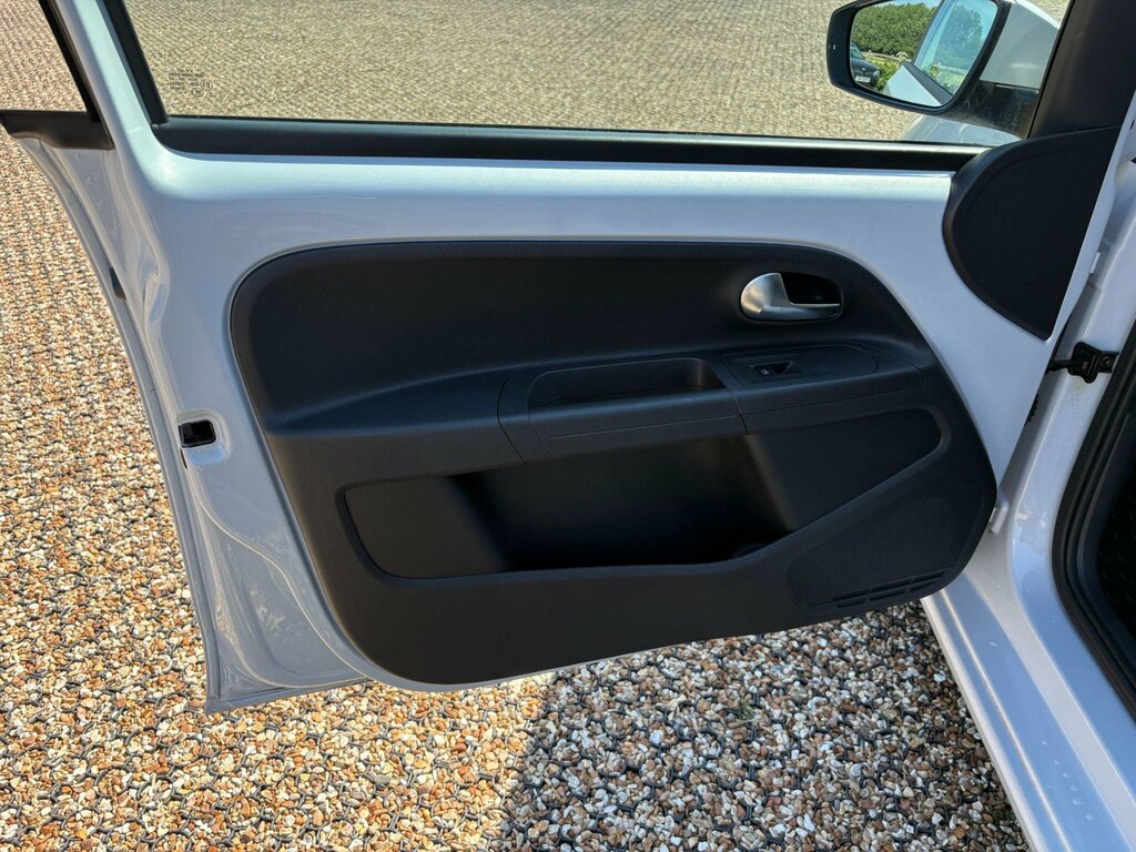 Volkswagen Up 1.0 High Up Hatchback Euro 6 9 White #39