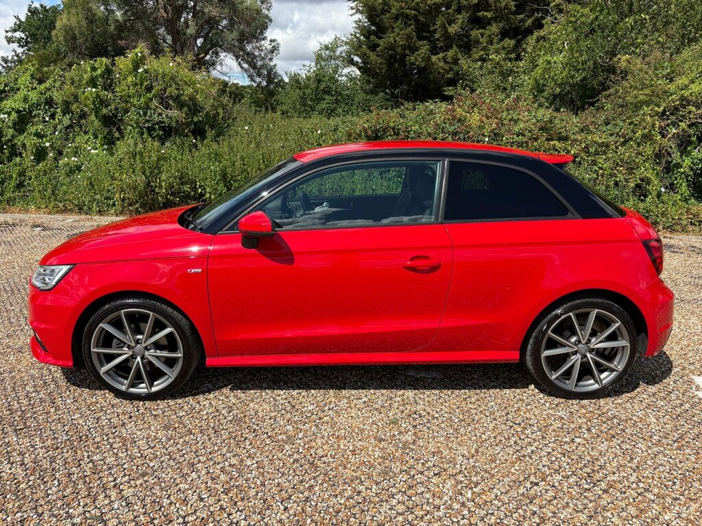 Audi A1 1.4 Tfsi Cod Black Edition Euro 6 Ss Red #4