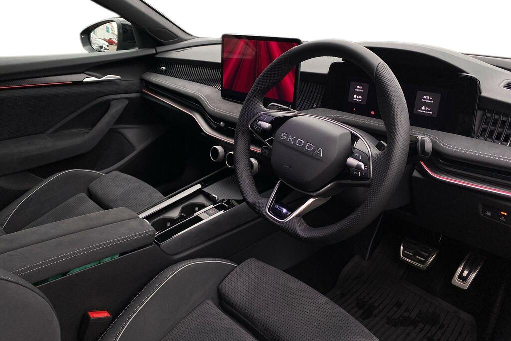 Skoda Superb Skoda Superb Estate Sportline 1.5 Tsi Iv 204 Ps Ds AY75VBD Black #6