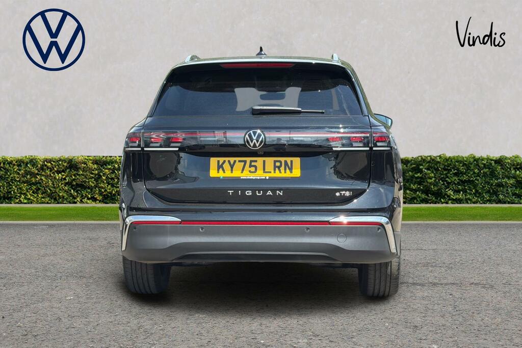 Volkswagen Tiguan Volkswagen Tiguan Elegance 1.5 Etsi 150 Ps 7-Speed KY75LRN Black #4