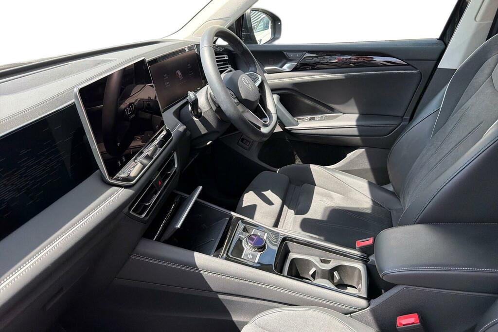 Volkswagen Tiguan Volkswagen Tiguan Elegance 1.5 Etsi 150 Ps 7-Speed KY75LRN Black #2