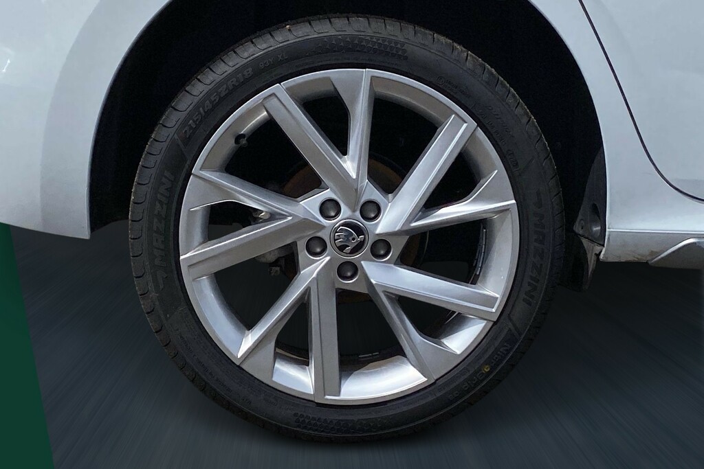Skoda Kamiq Skoda Kamiq Hatchback 1.5 Tsi Se L Executive D White #5