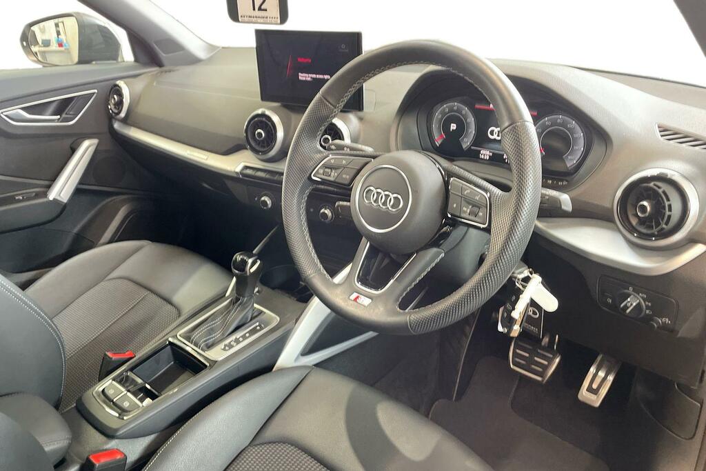 Audi Q2 Audi Q2 S Line 35 Tfsi 150 Ps S Tronic AE25UXB Grey #6