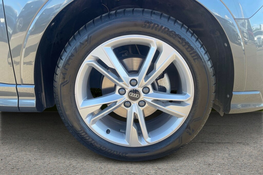 Audi Q3 Audi Q3 S Line 35 Tfsi 150 Ps 6-Speed Grey #5