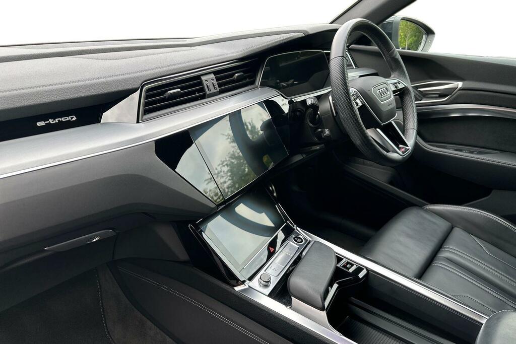 Audi Q8 e tron Audi Q8 Sportback S Line 55 E-tron Quattro 300,00 NA23SZR Black #2