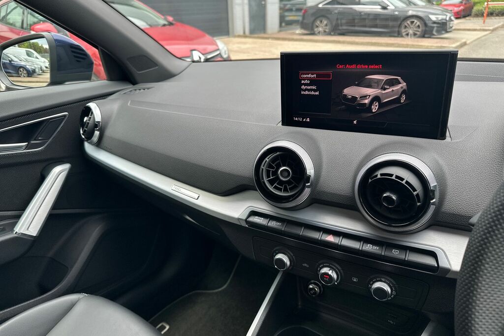 Audi Q2 Audi Estate 35 Tfsi S Line S Tronic Silver #30