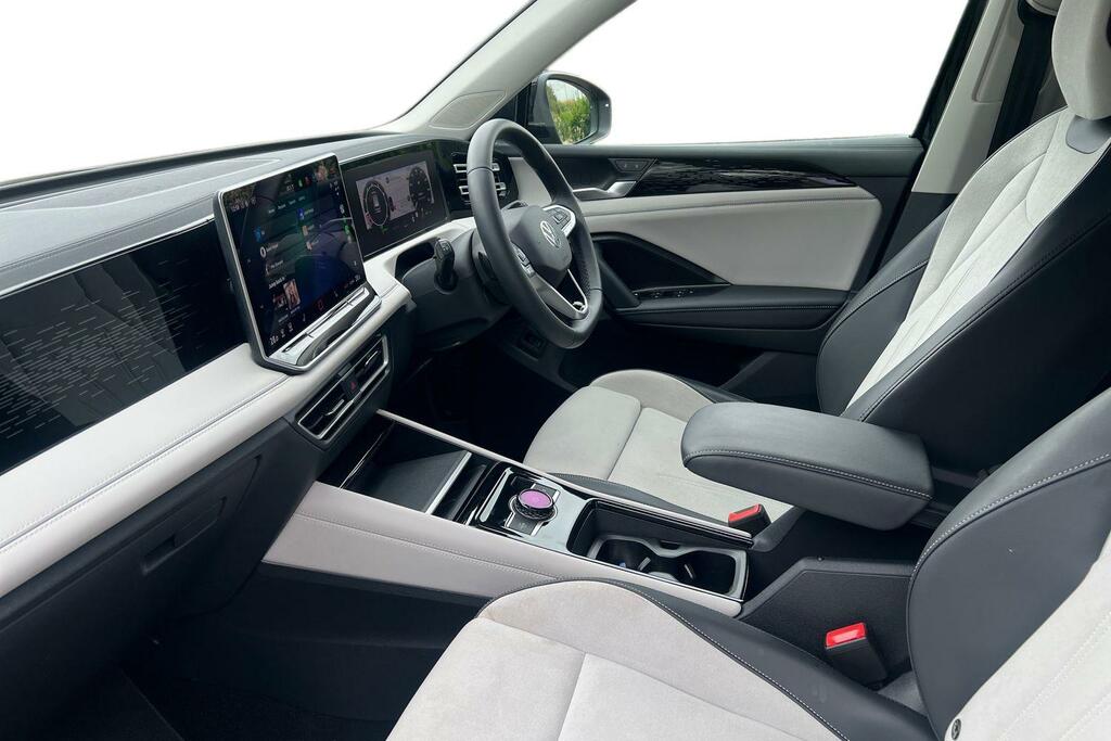 Volkswagen Tiguan Volkswagen Tiguan Elegance 1.5 Etsi 150 Ps 7-Speed KS75YLP Black #2
