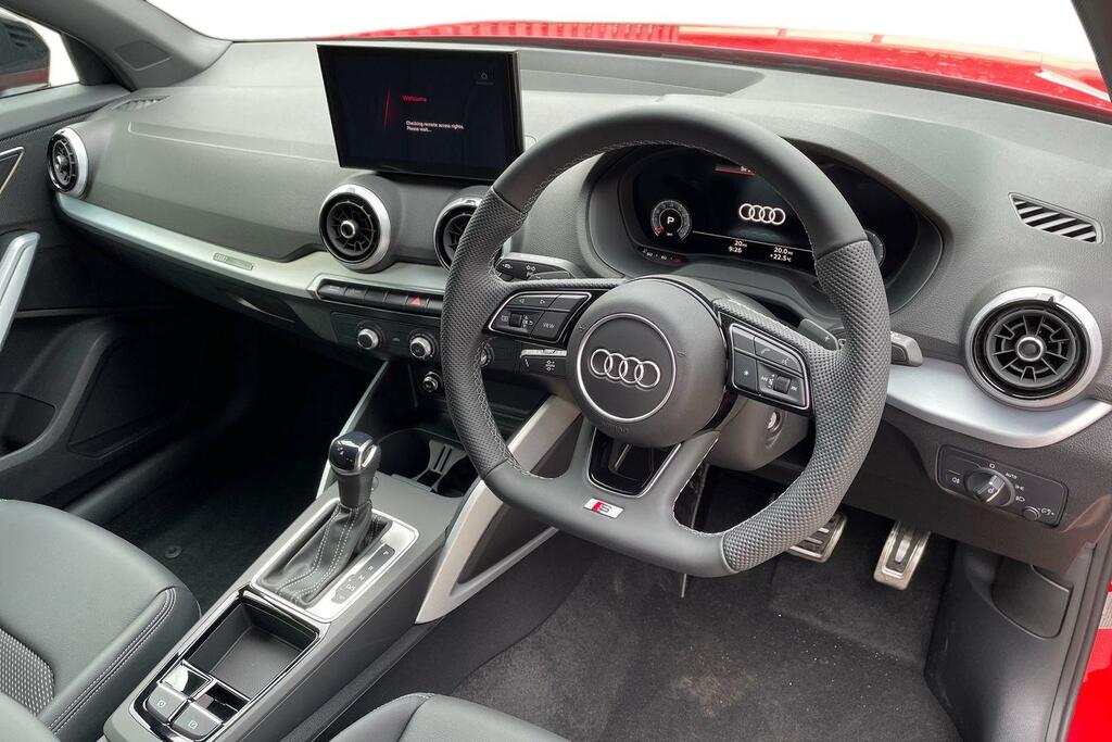 Audi Q2 Audi Q2 Estate 35 Tfsi Black Edition S Tronic Red #6