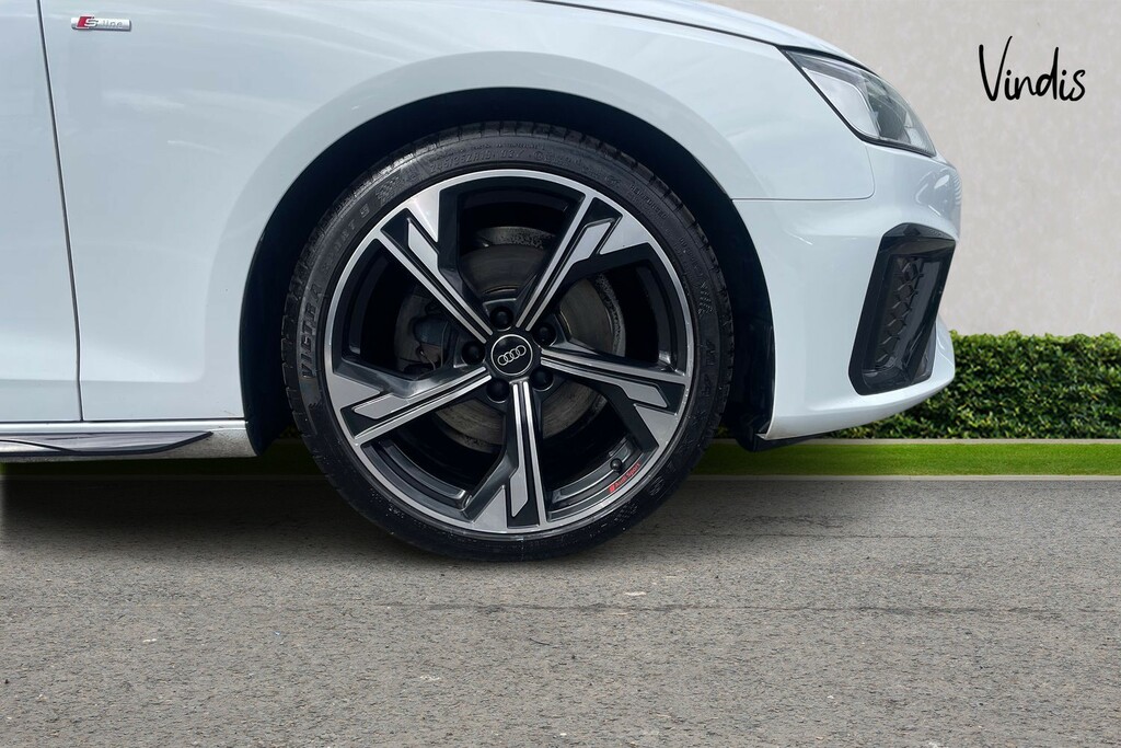Audi A4 Avant Audi A4 Avant Black Edition 35 Tfsi 150 Ps S Troni White #5