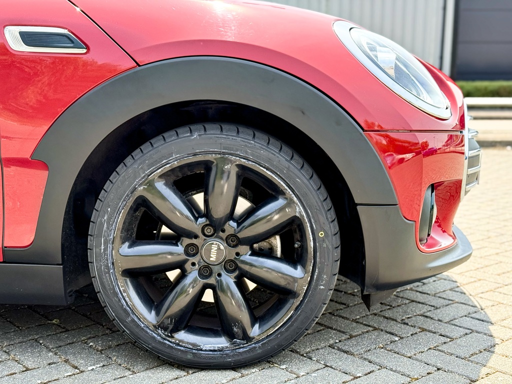 Mini Clubman Mini Clubman Cooper Exclusive LP70GZO Red #2