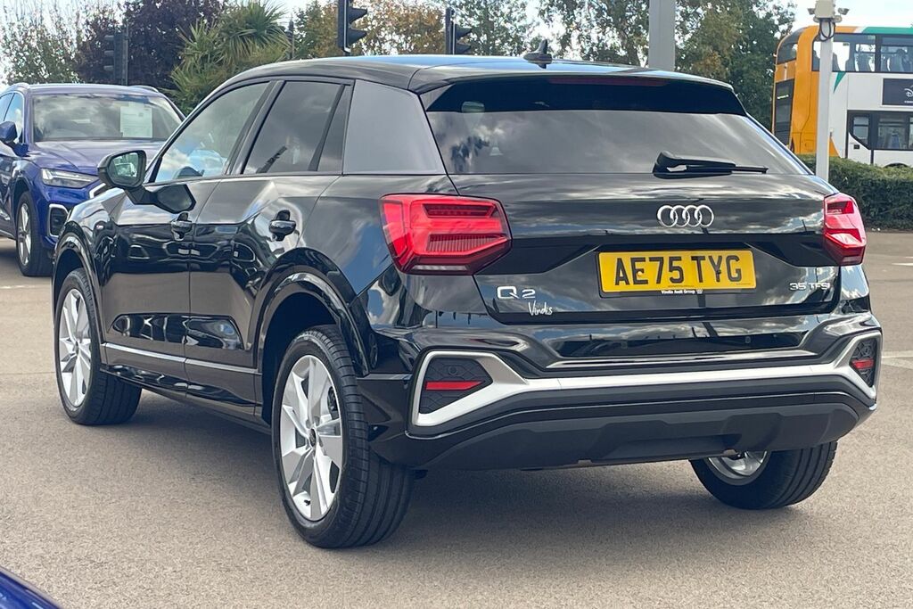 Audi Q2 Audi Q2 S Line 35 Tfsi 150 Ps S Tronic Black #3