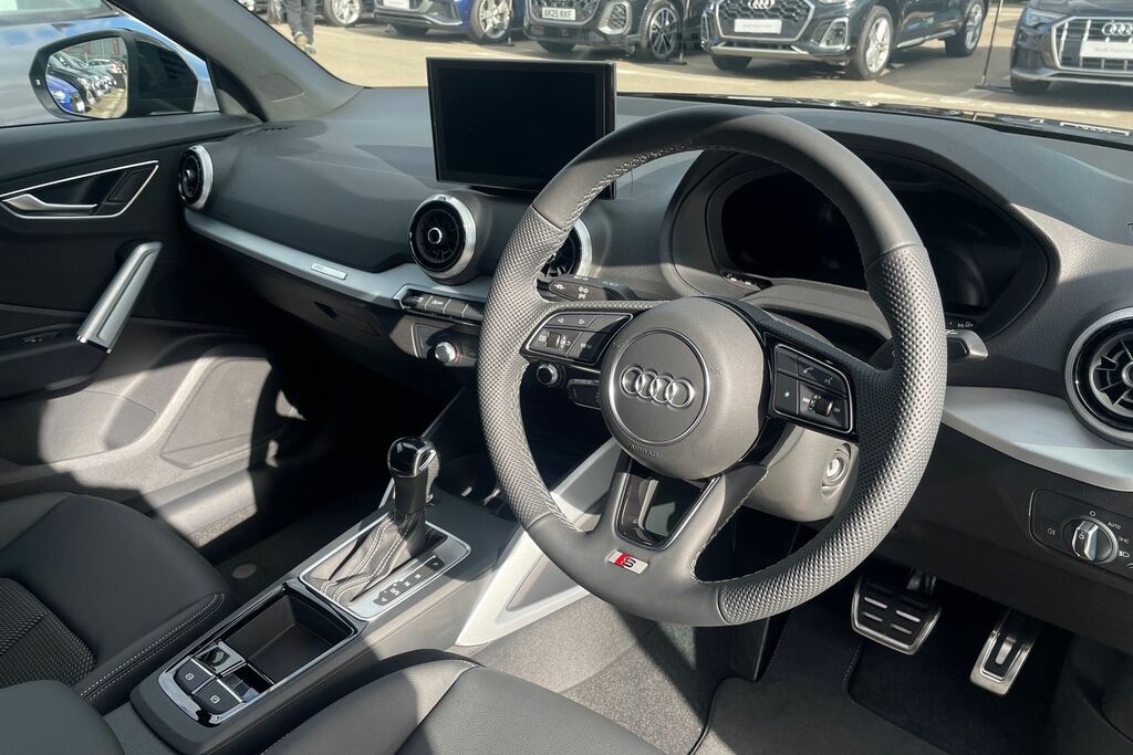 Audi Q2 Audi Q2 S Line 35 Tfsi 150 Ps S Tronic Black #6