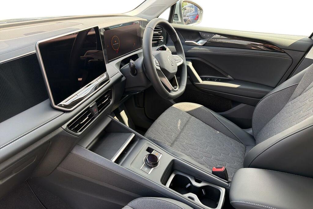 Volkswagen Tiguan Volkswagen Tiguan Estate 1.5 Etsi 150 Match Ds Silver #2