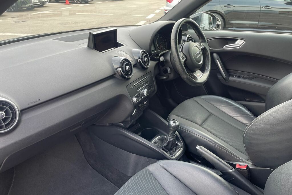 Audi A1 Audi A1 Sportback S Line Nav 1.4 Tfsi 125 Ps 6-Spe Black #2