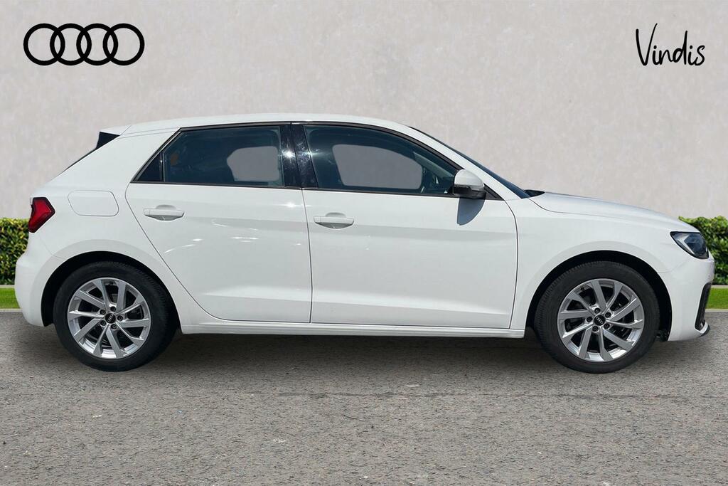 Audi A1 Audi A1 Sportback Sport 25 Tfsi 95 Ps 5-Speed White #4