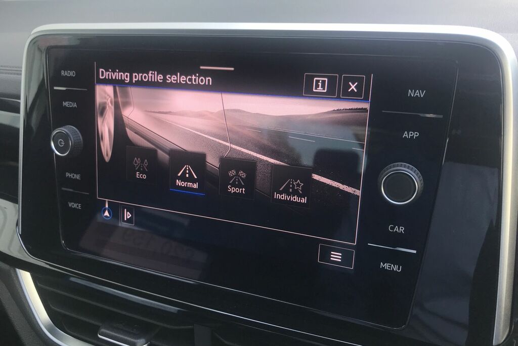 Volkswagen T-Roc R-line 1.5 Tsi 150Ps 6-Speed Grey #27