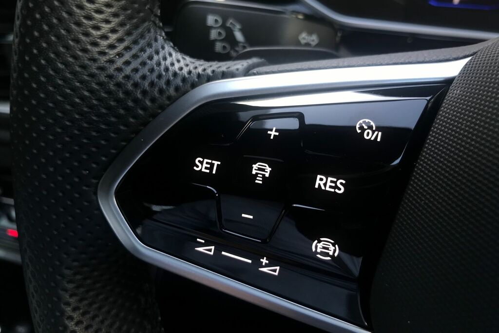Volkswagen T-Roc R-line 1.5 Tsi 150Ps 6-Speed Grey #22