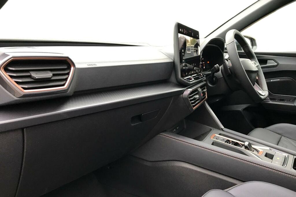 Cupra Leon Cupra Leon Hatchback 1.5 Etsi 150 Shadow Edition 5 #2