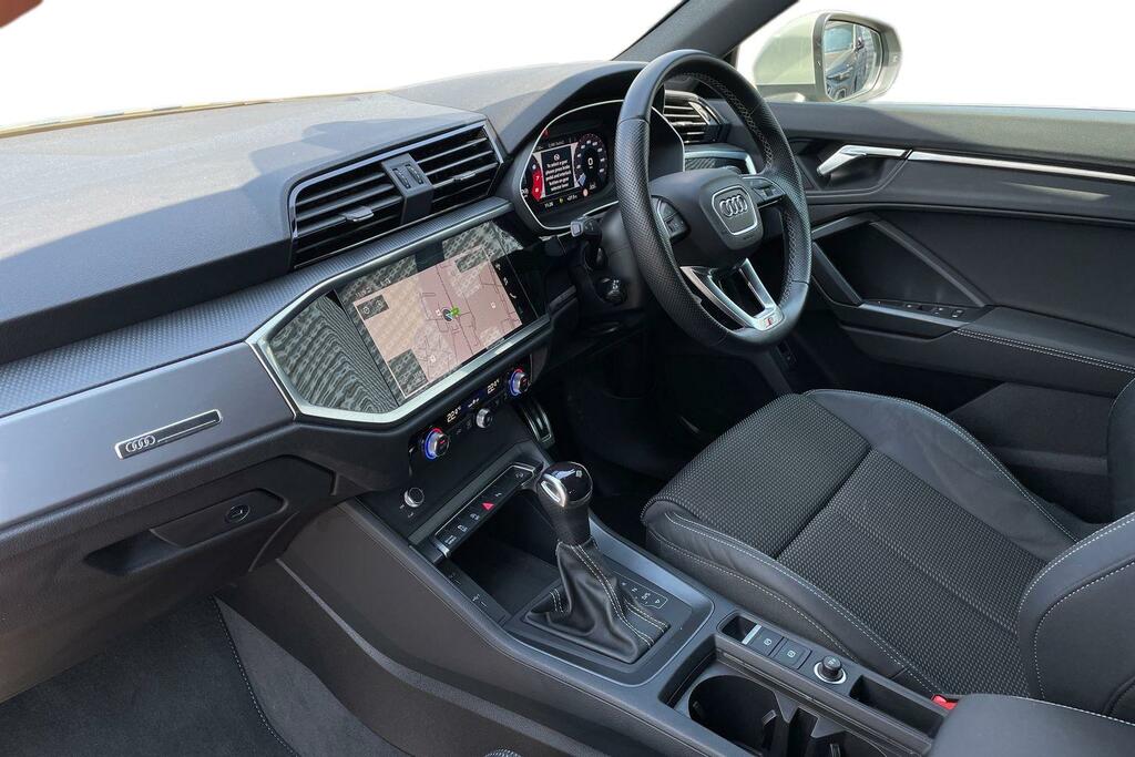 Audi Q3 Audi Q3 Sportback S Line 35 Tfsi 150 Ps S Tronic Silver #2